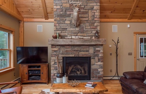 Bethel House | Lookout Lodge with Incredible Mountain Views