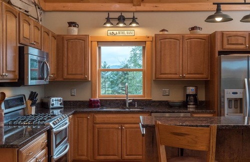 Bethel House | Lookout Lodge with Incredible Mountain Views
