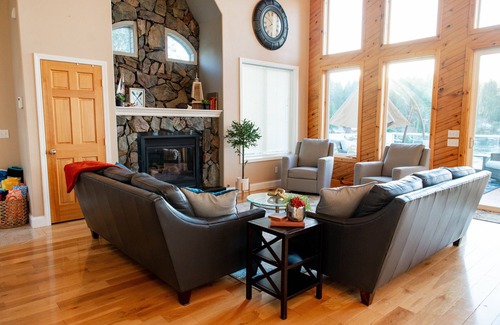 Loon Lake House | Loon Lake Escape -- beautiful, large lake home only 45 minutes from Spokane!