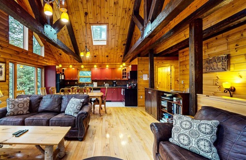 Greenville Cabin | Loon Lodge on Wilson Pond