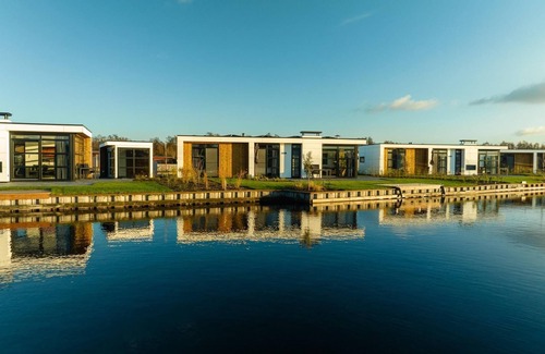 Loosdrecht House | Loosdrecht Water Villa
