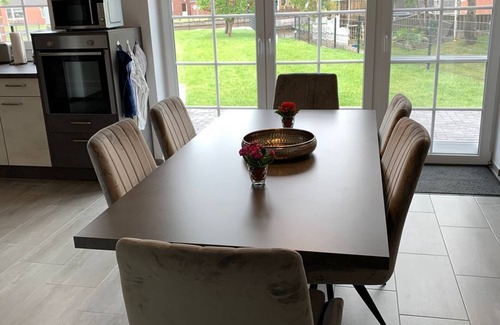 Loppersum House | Loppi Hus - High-quality vacation home in direct canal location