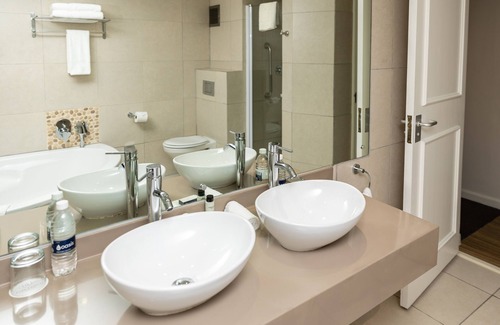 Heldervue Hotel | Lord Charles Hotel, Somerset West, a Tribute Portfolio Hotel