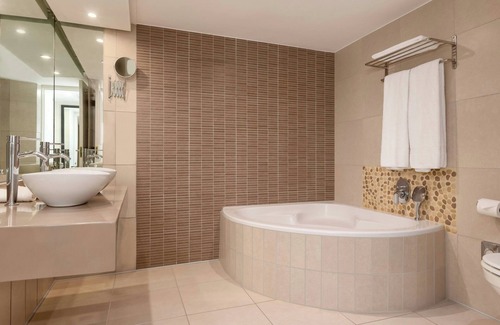 Heldervue Hotel | Lord Charles Hotel, Somerset West, a Tribute Portfolio Hotel