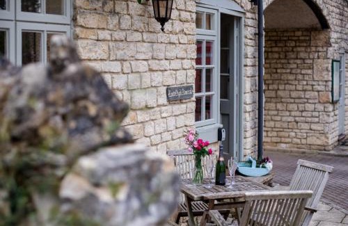Winchcombe Apartment | Lord High Admiral