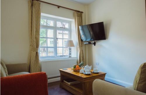 Winchcombe Apartment | Lord High Admiral