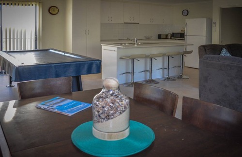 Lake Wangary House | Lord's Retreat is a modern holiday home surrounded by peaceful bushlands