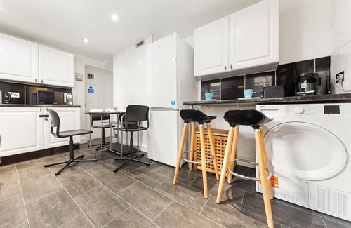 South Bermondsey House | Lords Guesthouse