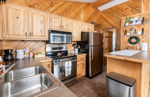 Helena Cabin | Lorelei Creek Cabin at Canyon Ferry Lake