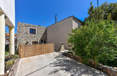 Municipality of Posedarje House | Loro Sauna & Jacuzzi Escape