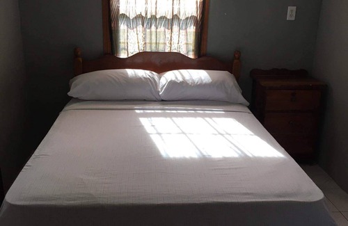 Caye Caulker House | Lorraine's Guest House