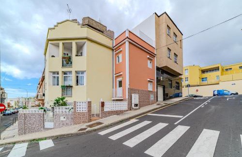Santa Maria del Mar House | Los Alisios Family House