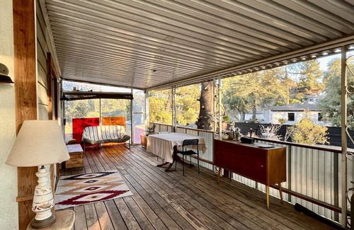 Sunland-Tujunga Villa | Los Angeles Forest Canyon House