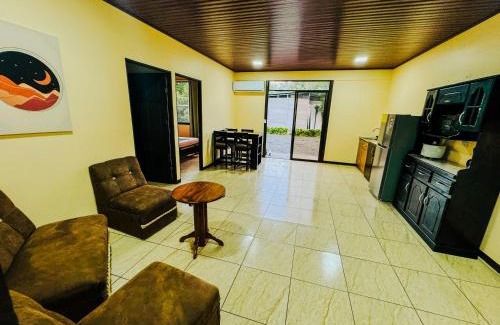 Parrita Hotel | Los Angeles Hotel & Resort