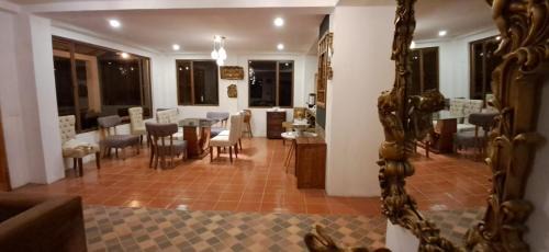 Banos de Agua Santa Hotel | Los Arupos