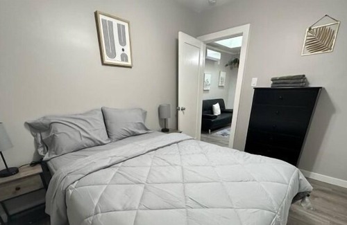 Los Feliz Apartment | Los Feliz - Hollywood Gem