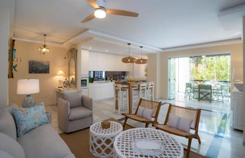Nikki Beach Apartment | Los Limones de Génova ,150 m playa Elviria