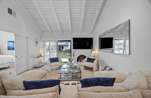 Palm Springs House | Los Pueblos Joy Koi Pond, firepit and more