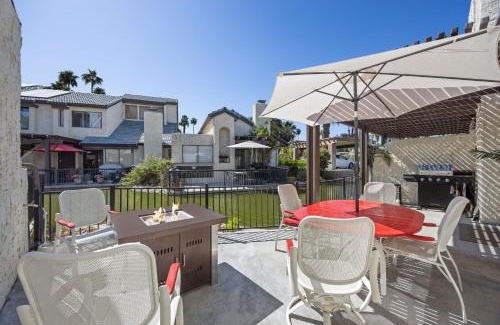 Palm Springs House | Los Pueblos Joy Koi Pond, firepit and more