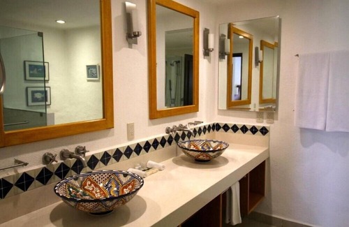 South Hotel Zone Hotel | Los Tules Spacious 1BR Condo w Tennis Court Close to the Beach