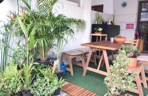 Sanam Pao Bed & Breakfast | Lost and Found Hideaway