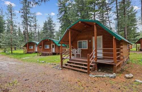 Grantsdale Cabin | Lost Horse Lodge – Double Queen Cabin