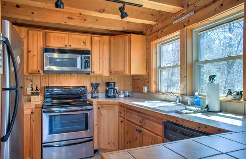 Sweetbriar Farms Cabin | Lost in Bearadise by Carolina Mornings | Game Room🎮 & Hot Tub♨️🐻