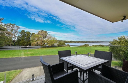 Greenwell Point House | Lost Lobster - relax by the water