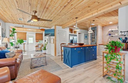 Bid-a-wee Beach House | Lost Pearl - Charming 1940s Beach Cottage, 1 Block to Private Beach Access, Sznl Pckgs, FREE Daily Activities, and More