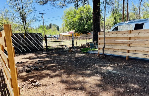 Pinetop RV Rental | LOT SPACES for Airstreams, vintage campers & camper vans @Corduroy Lodge