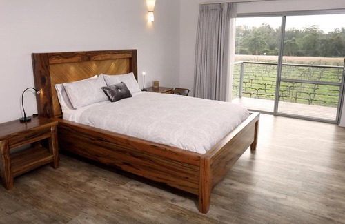 Upper Swan Bed & Breakfast | Lot113 Vineyard Accommodation