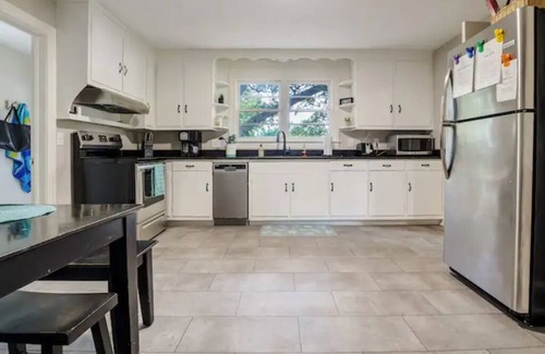 Conestee House | LOTS of outdoor space & very family/pet-friendly!