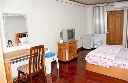 Pak Kret Hotel | Lotus Condo Downtown