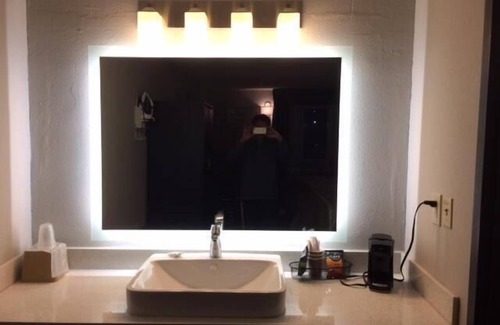 Nashville Hotel | Lotus Inn and Suites
