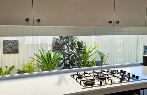 Mango Hill Apartment | `Lotus` Spacious 4BR Home in Mango Hill | Sleeps 8