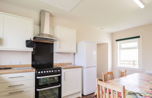 Lairg Cottage | LOUBCROY FARM HOUSE, pet friendly, character holiday cottage in Lairg