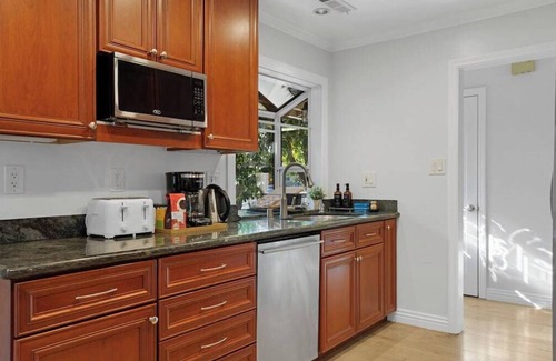 West San Jose House | Louis SJ · Family Home w/Gym & Office in Prime Location