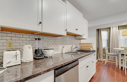 Phoenix Hill House | Louisville Central Oasis