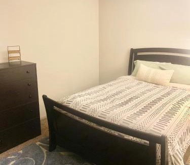 Buechel Apartment | Louisville Derby Special! 2 Queen Bdr