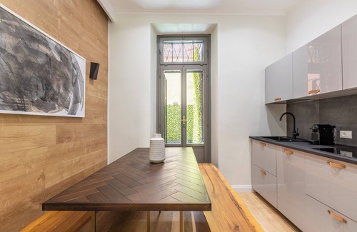 Rione IV Campo Marzio Apartment | Louly Spanish Steps