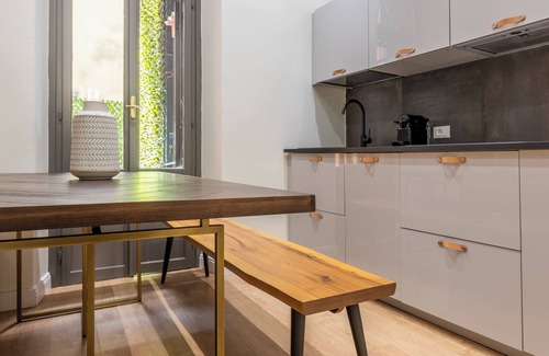 Rione IV Campo Marzio Apartment | Louly Spanish Steps