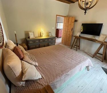 East Mani Apartment | LOURA MANI'S 1
