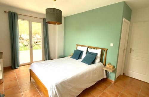 Rochefort-du-Gard Apartment | L’oustau