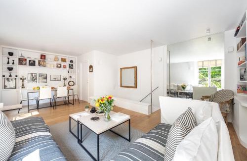 Saint-Thomas-d'Aquin Apartment | Louvre l Souplex à 15min du Jardin du Luxembourg