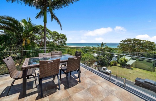 Point Lookout House | Lovat House by Discover Stradbroke