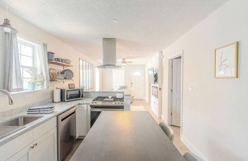 Wilmington House | Love Alley Cottage - In the Heart of Downtown Wilmington