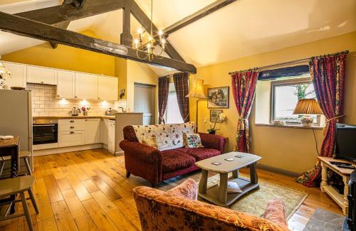 Bakewell House | Love Bird