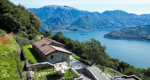Tavernola Villa | Love Italy Homes - Villa Sebino
