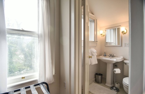 Waynesville Bed & Breakfast | Love Lane Bed & Breakfast