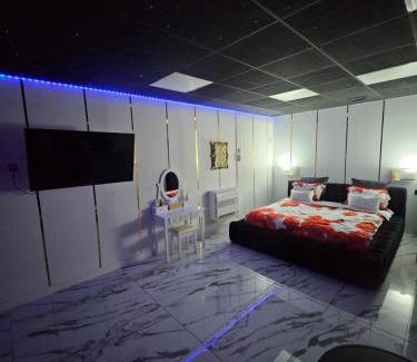 Feyzin Apartment | Love room cosy lyon